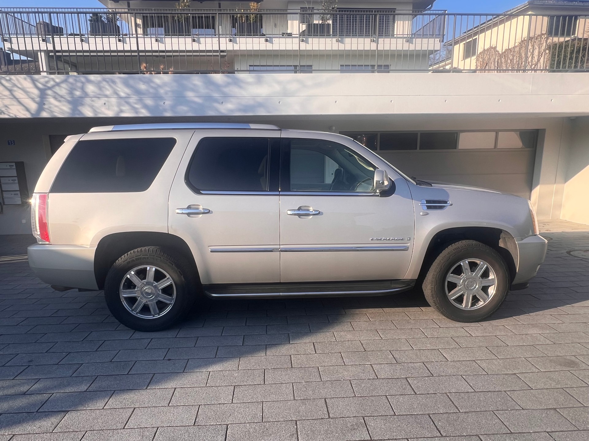CADILLAC Escalade 6.2 Elegance-image-2