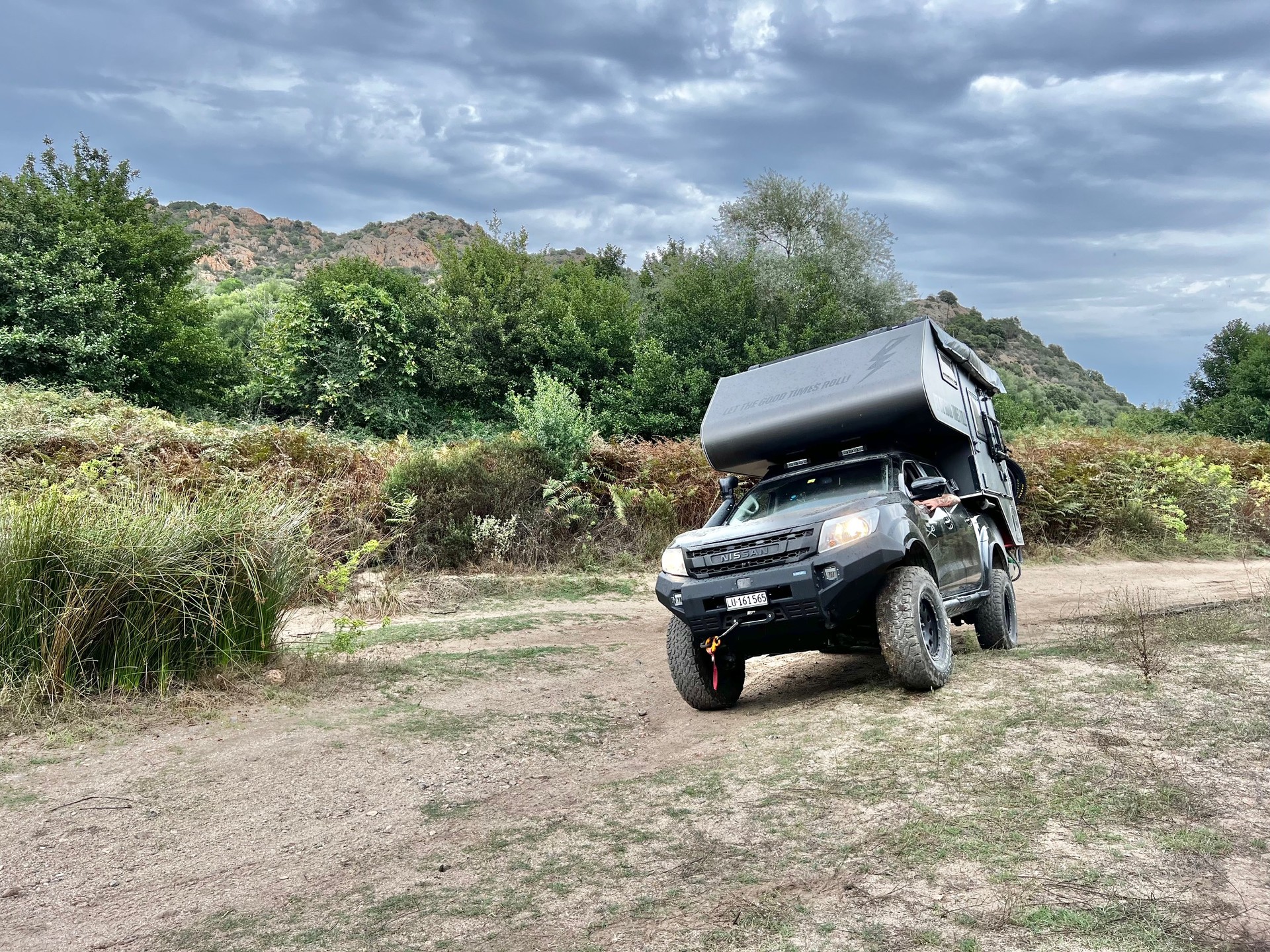 NISSAN NAVARA