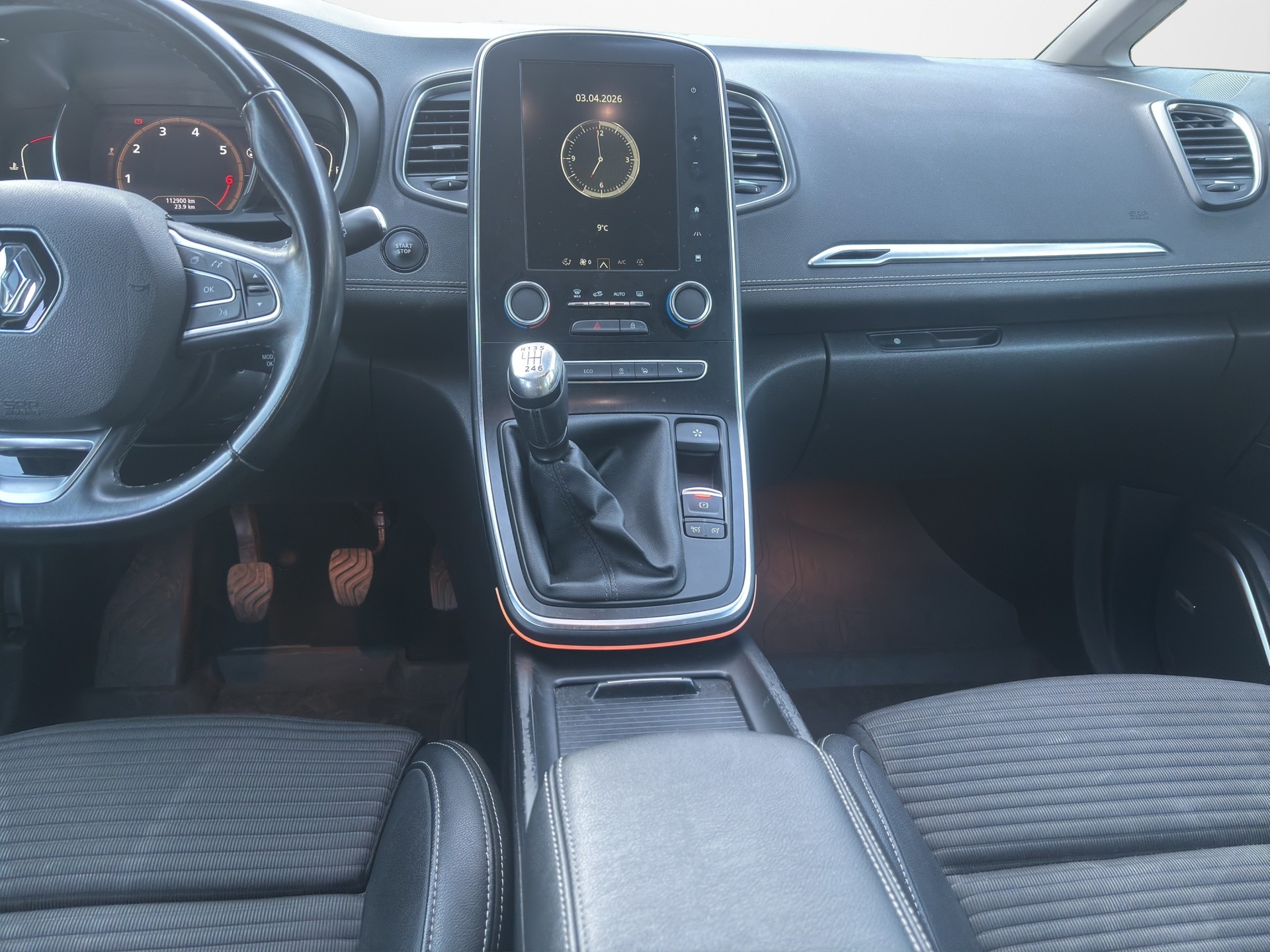 RENAULT Scénic 1.3 16V Turbo Intens-image-12