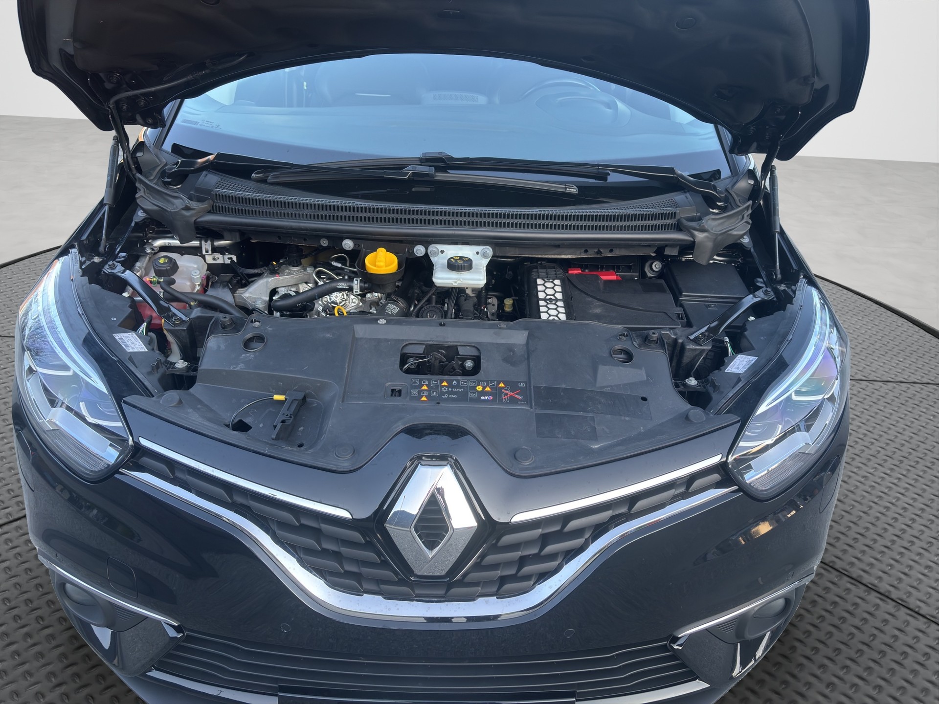 RENAULT Scénic 1.3 16V Turbo Intens-image-15