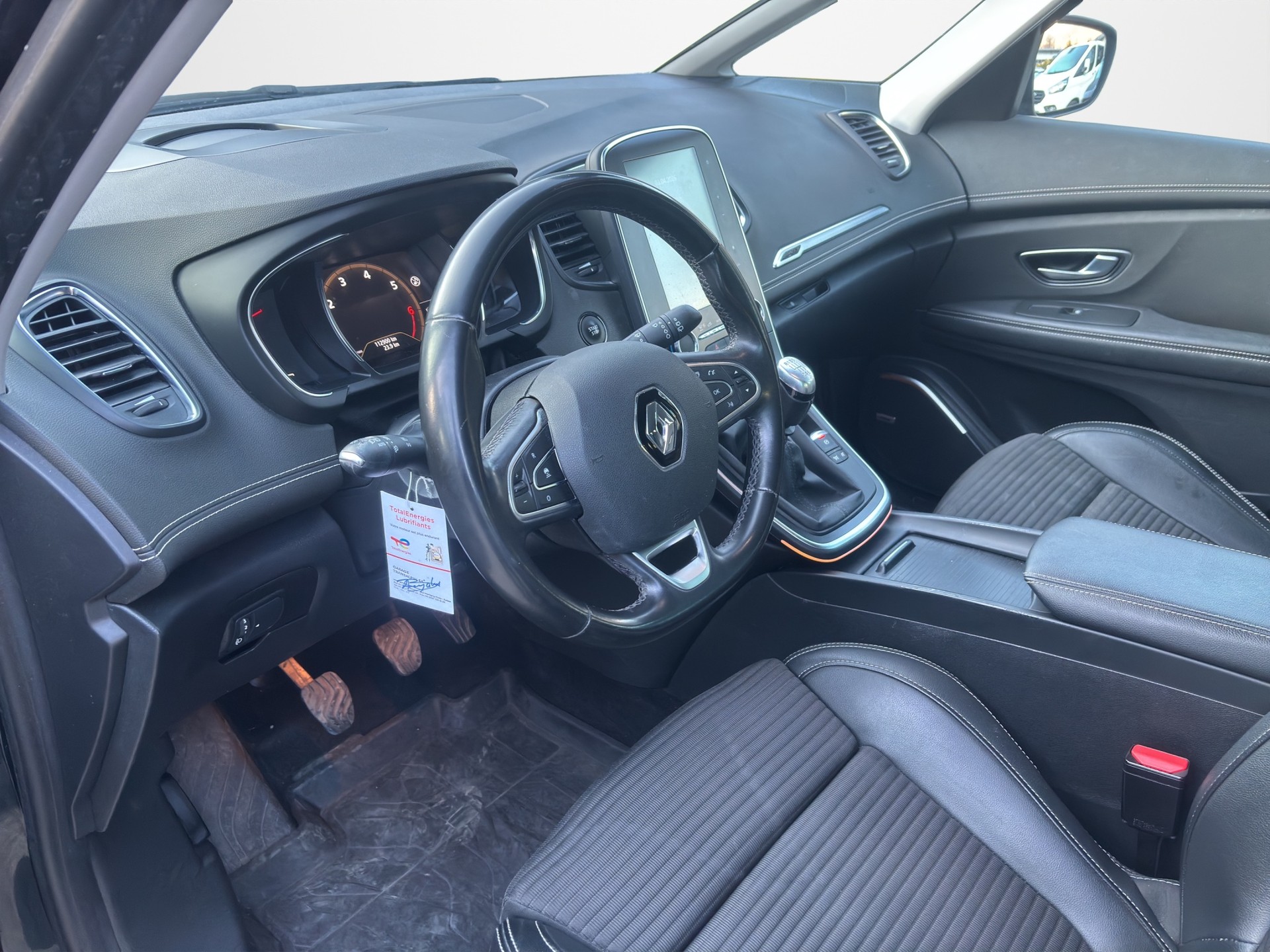 RENAULT Scénic 1.3 16V Turbo Intens-image-8
