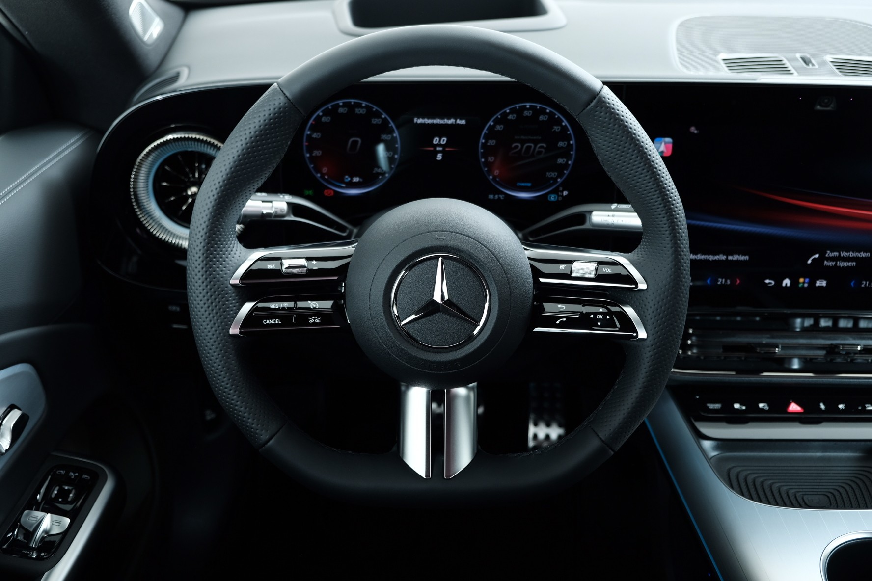 MERCEDES-BENZ CLA 350 4 Matic 85 kWh EQ-image-6