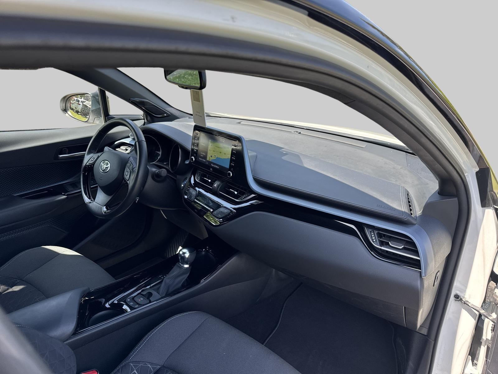 TOYOTA C-HR 2.0 HSD CVT Trend-image-8