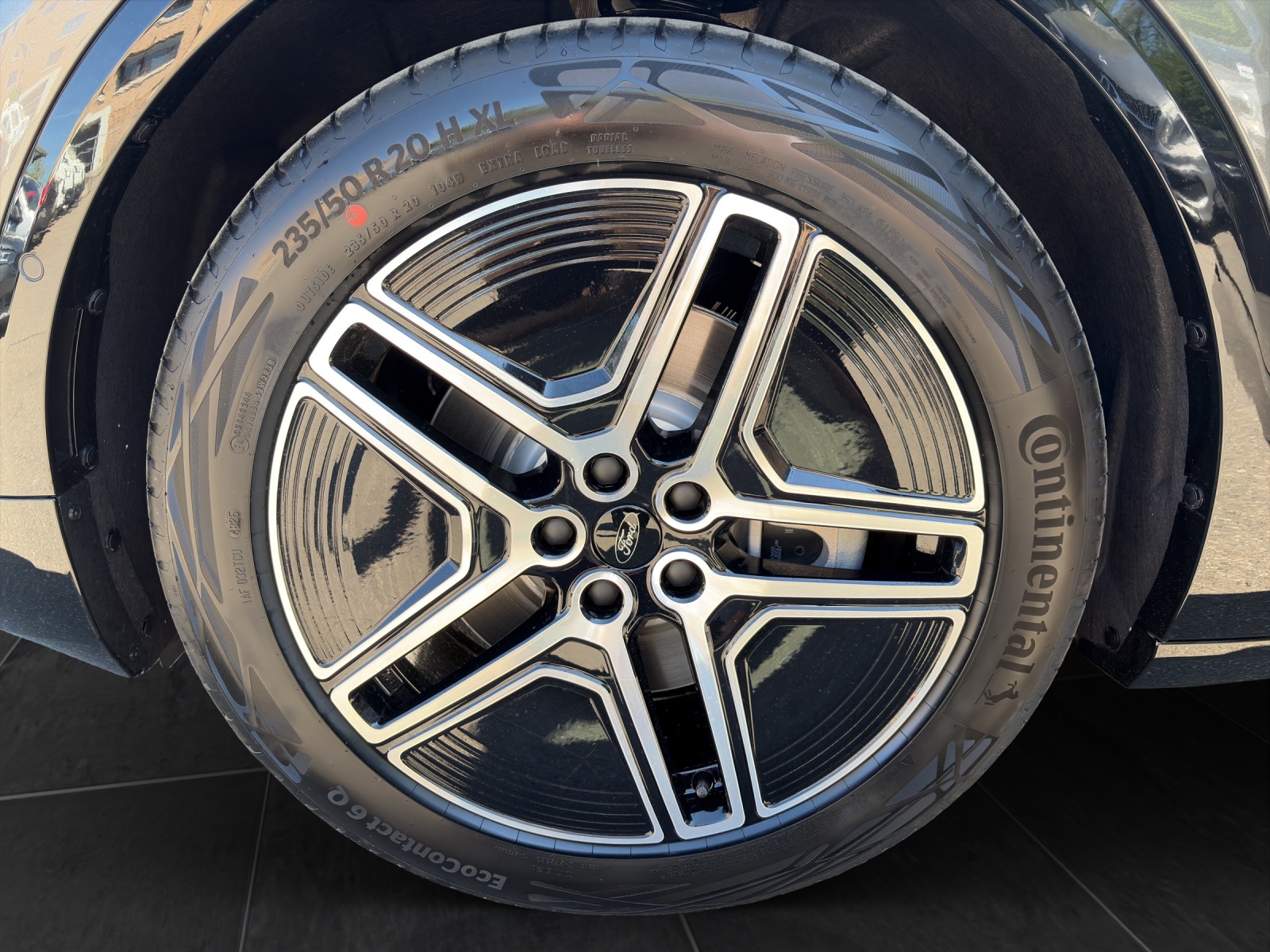 FORD Capri Extended Range (79 kWh) Premium AWD 4x4 AUTOMAT-image-14