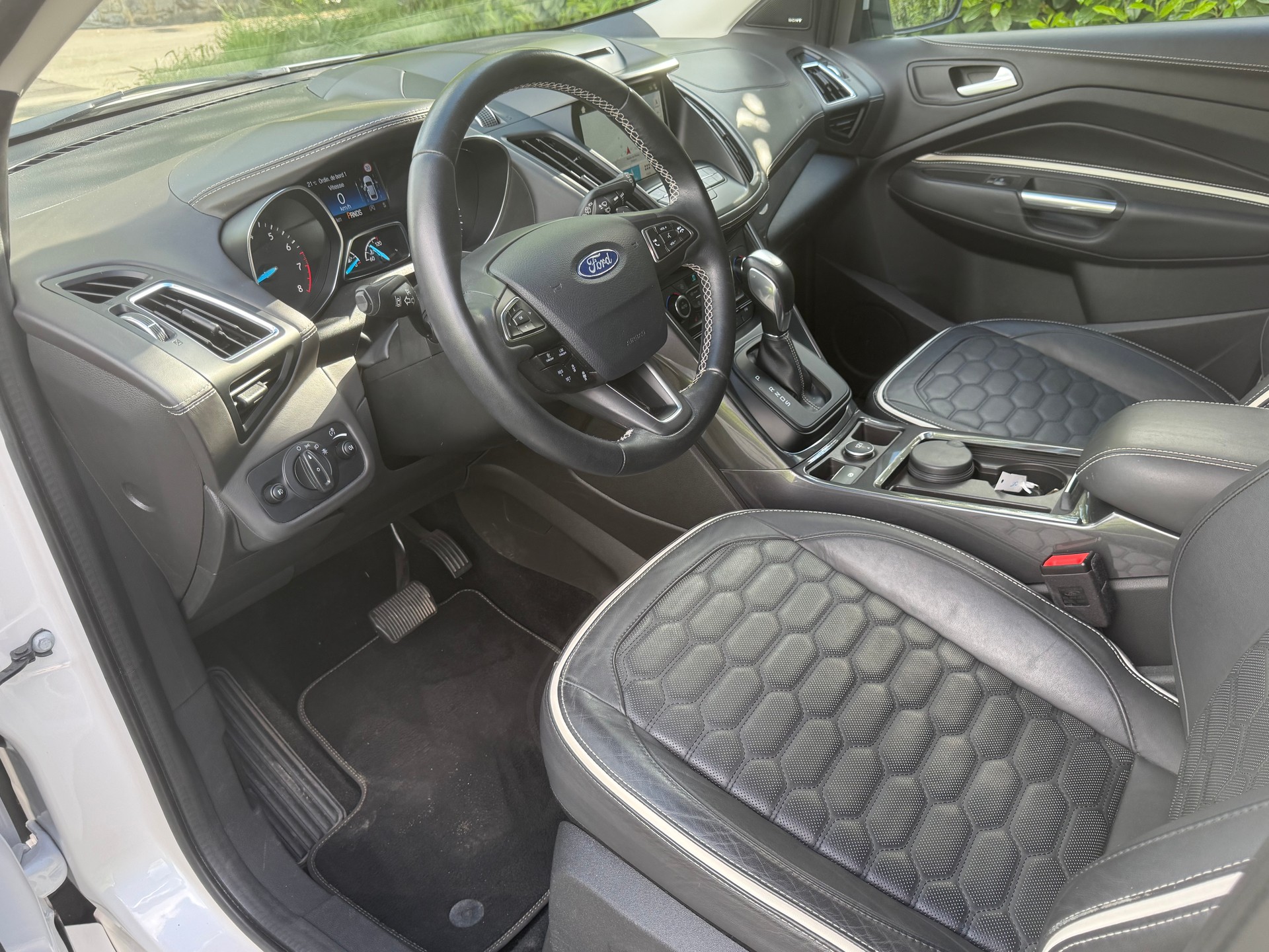 FORD Kuga 1.5 SCTi Vignale 4WD Automatic Voiture suisse . no fumeur-image-8