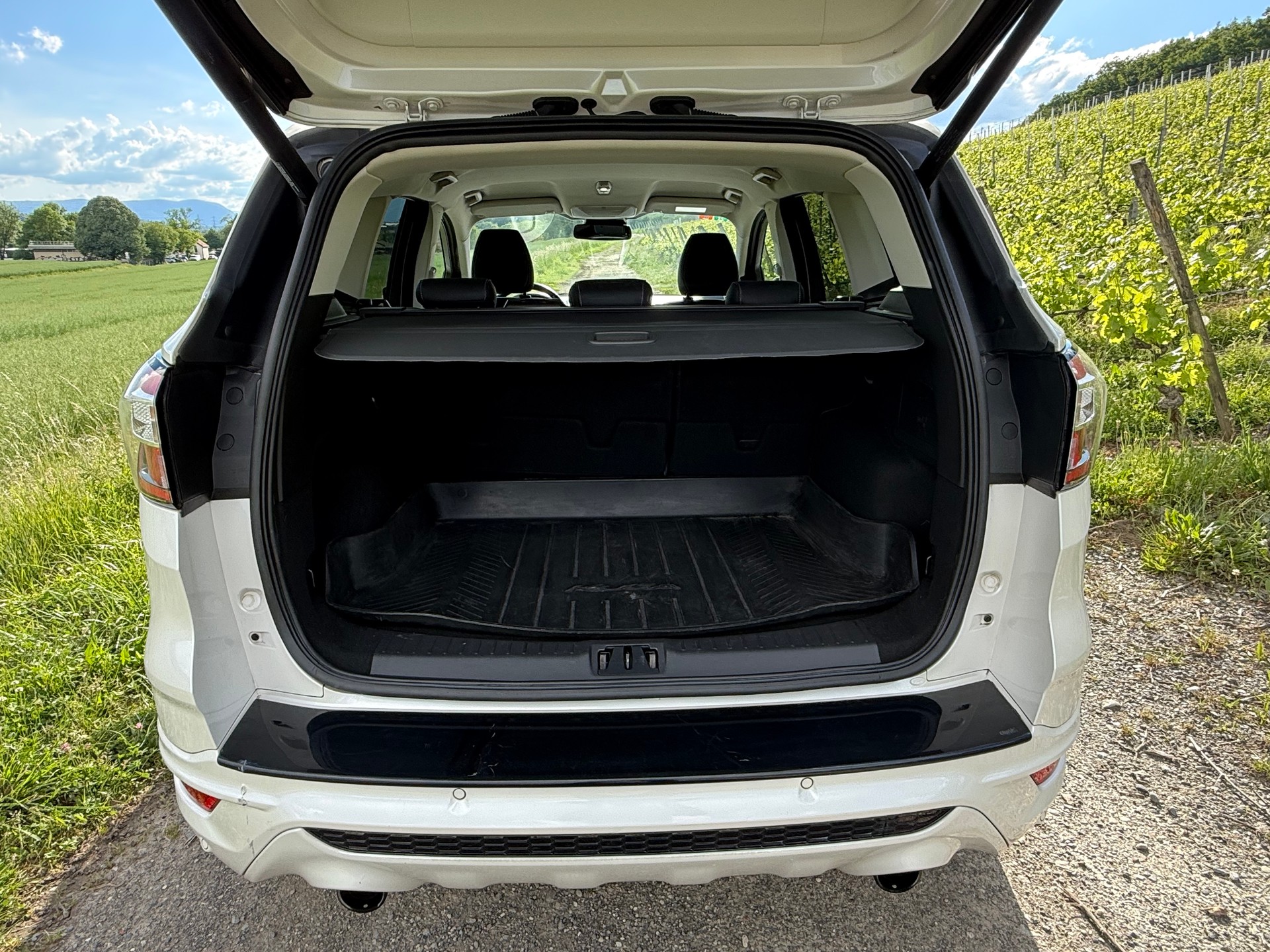 FORD Kuga 1.5 SCTi Vignale 4WD Automatic Voiture suisse . no fumeur-image-13