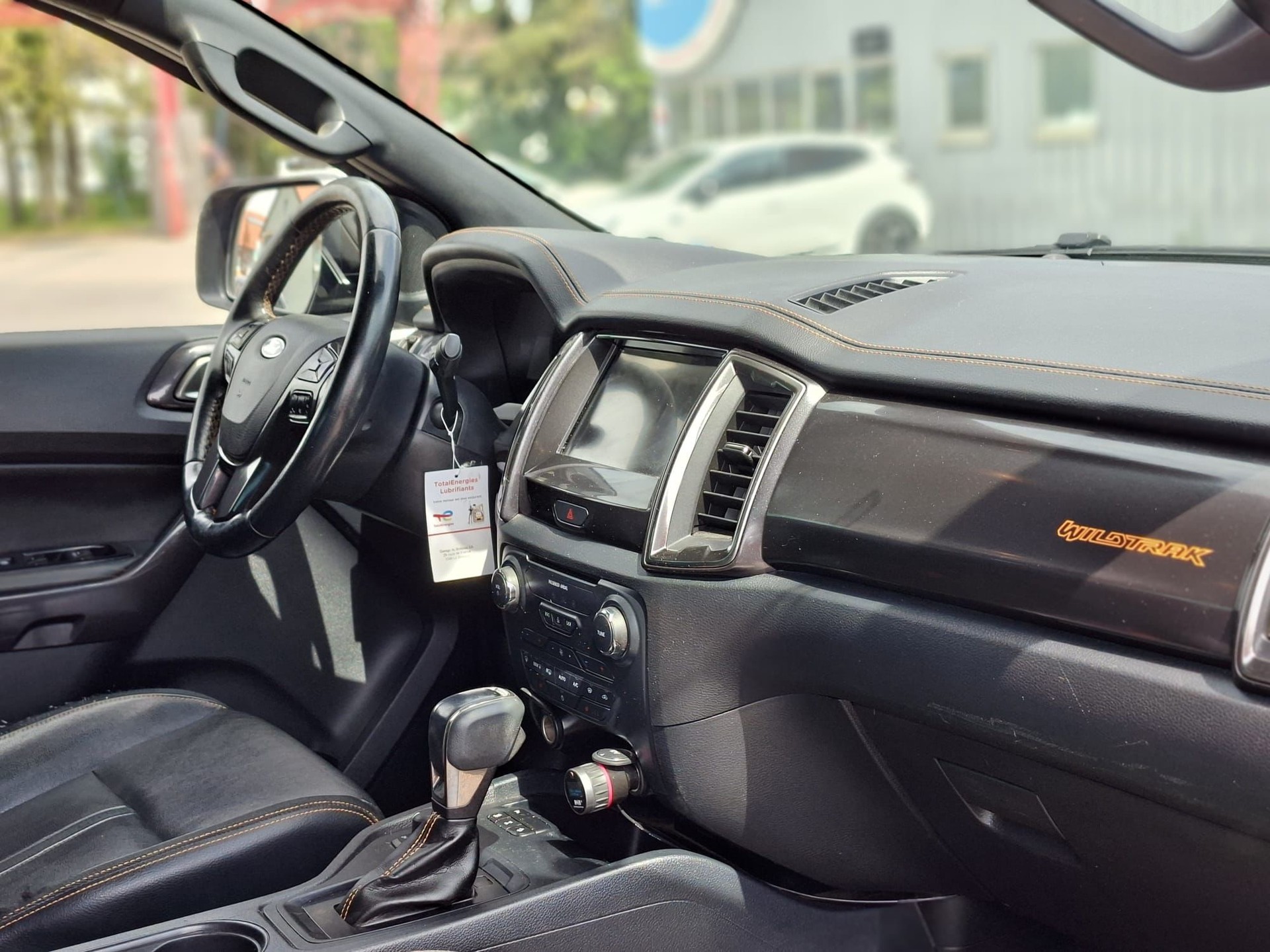 FORD Ranger Wildtrak 3.2 TDCi 4x4 A couvre-benne aluminium roulant rigide.-image-7