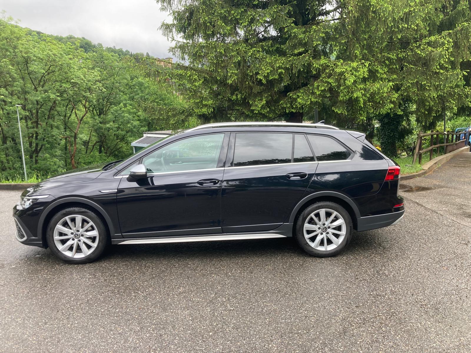 VW Golf 2.0 TSI Alltrack DSG 4Motion-showroom-element-3