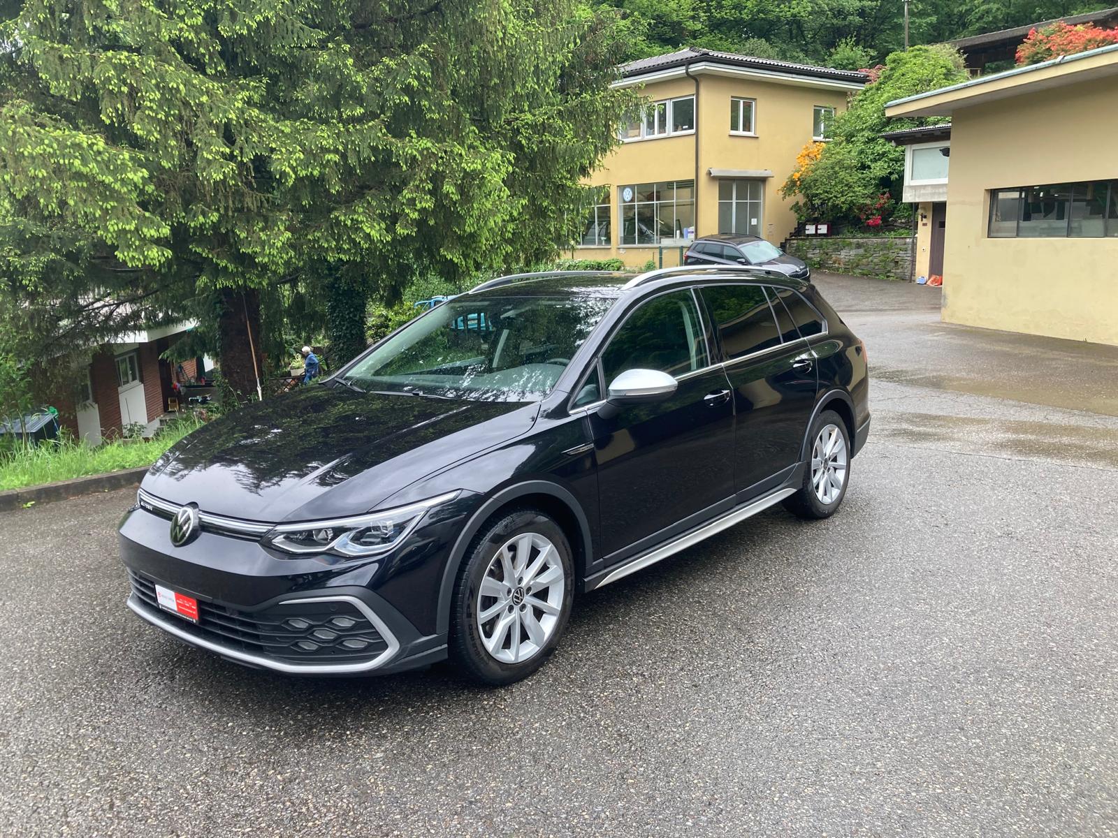 VW Golf 2.0 TSI Alltrack DSG 4Motion-showroom-element-2