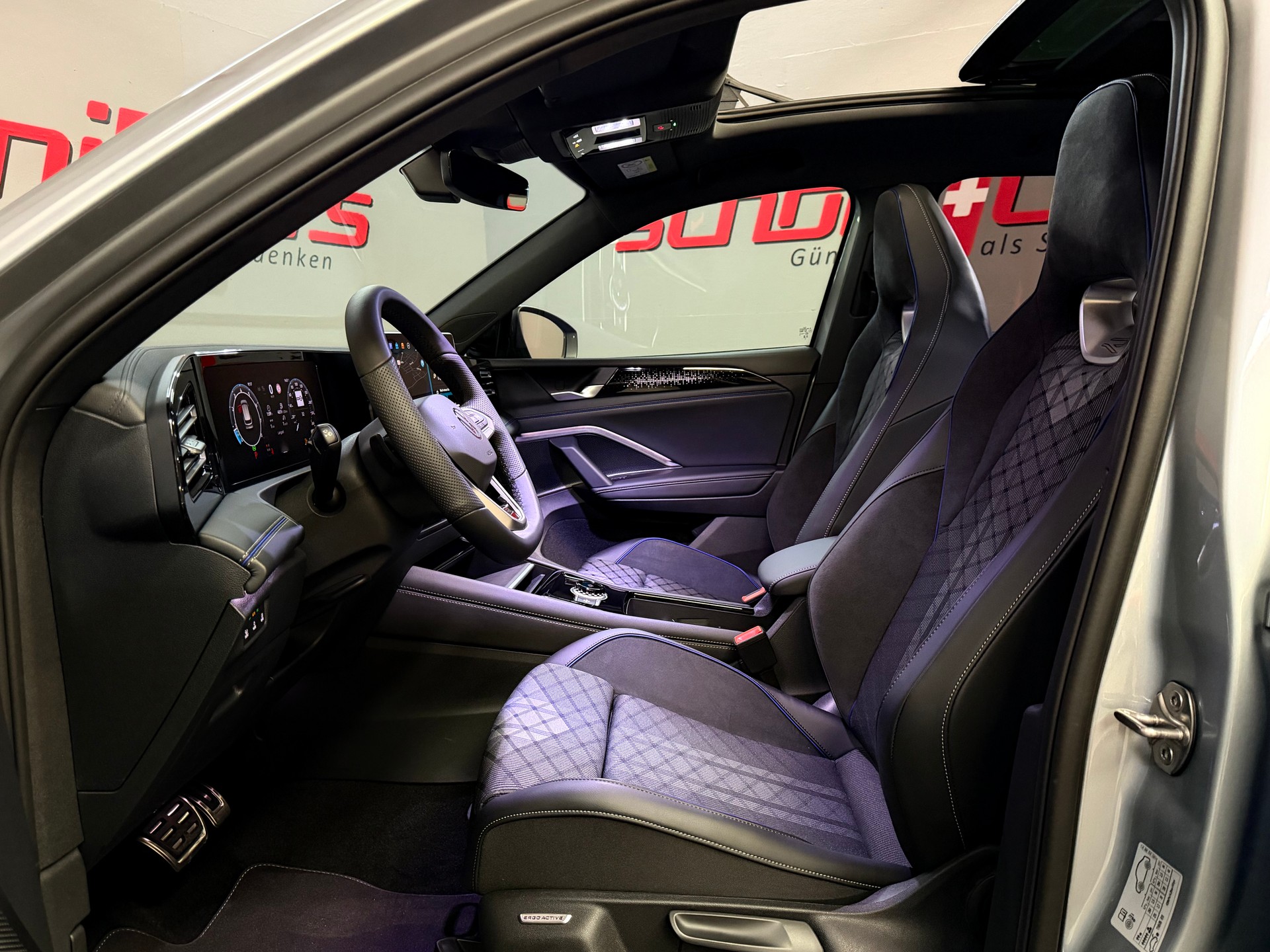 VW Tiguan 2.0 TSI DSG R-Line 4Motion-image-15