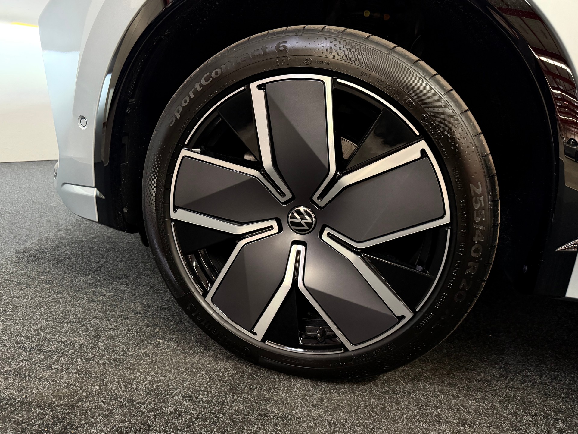 VW Tiguan 2.0 TSI DSG R-Line 4Motion-image-14