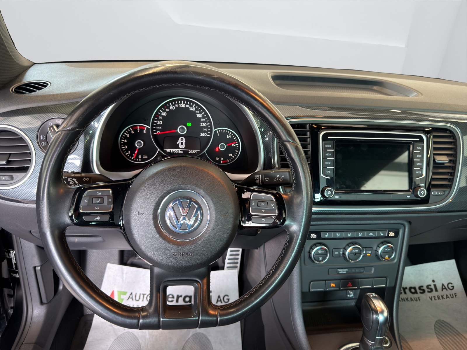 VW Beetle 2.0 TSI Sport DSG-image-13