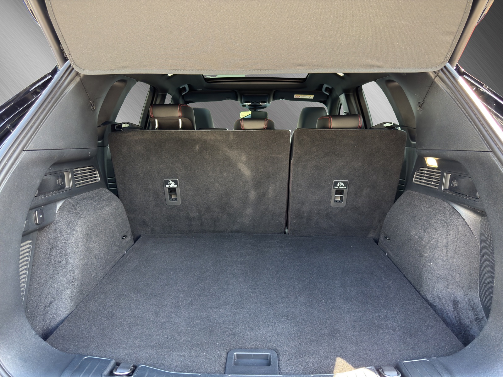 FORD Kuga 2.5 Hybrid ST-Line X 4x4 Black Edition-image-16