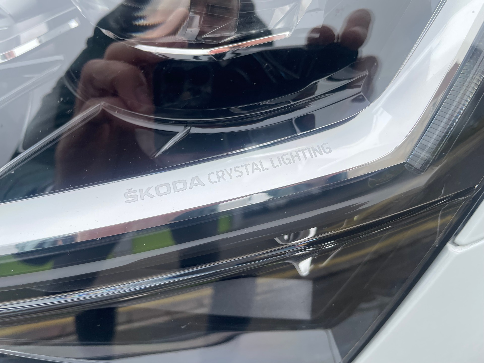 SKODA Superb Combi 2.0 TDi Style 4x4 DSG * MY SKODA PAKET - LEDER ALCANTARA - WEISS METALLIC - AHK 2200kg *-image-10
