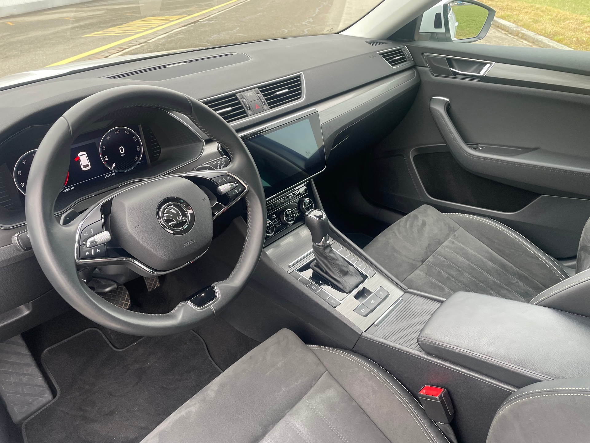 SKODA Superb Combi 2.0 TDi Style 4x4 DSG * MY SKODA PAKET - LEDER ALCANTARA - WEISS METALLIC - AHK 2200kg *-image-13