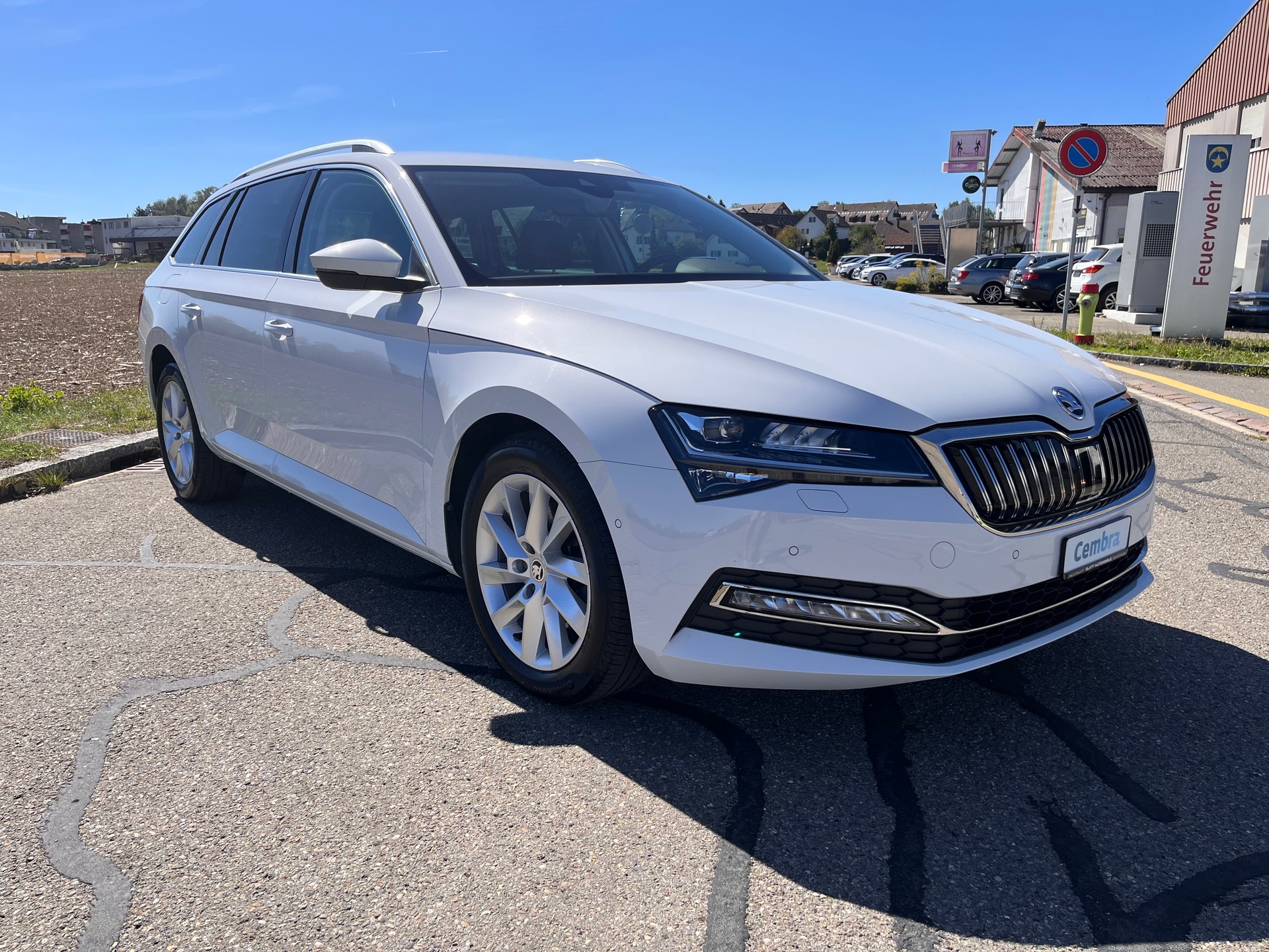 SKODA Superb Combi 2.0 TDi Style 4x4 DSG * MY SKODA PAKET - LEDER ALCANTARA - PEARL WEISS METALLIC - AHK 2200kg *-image-7