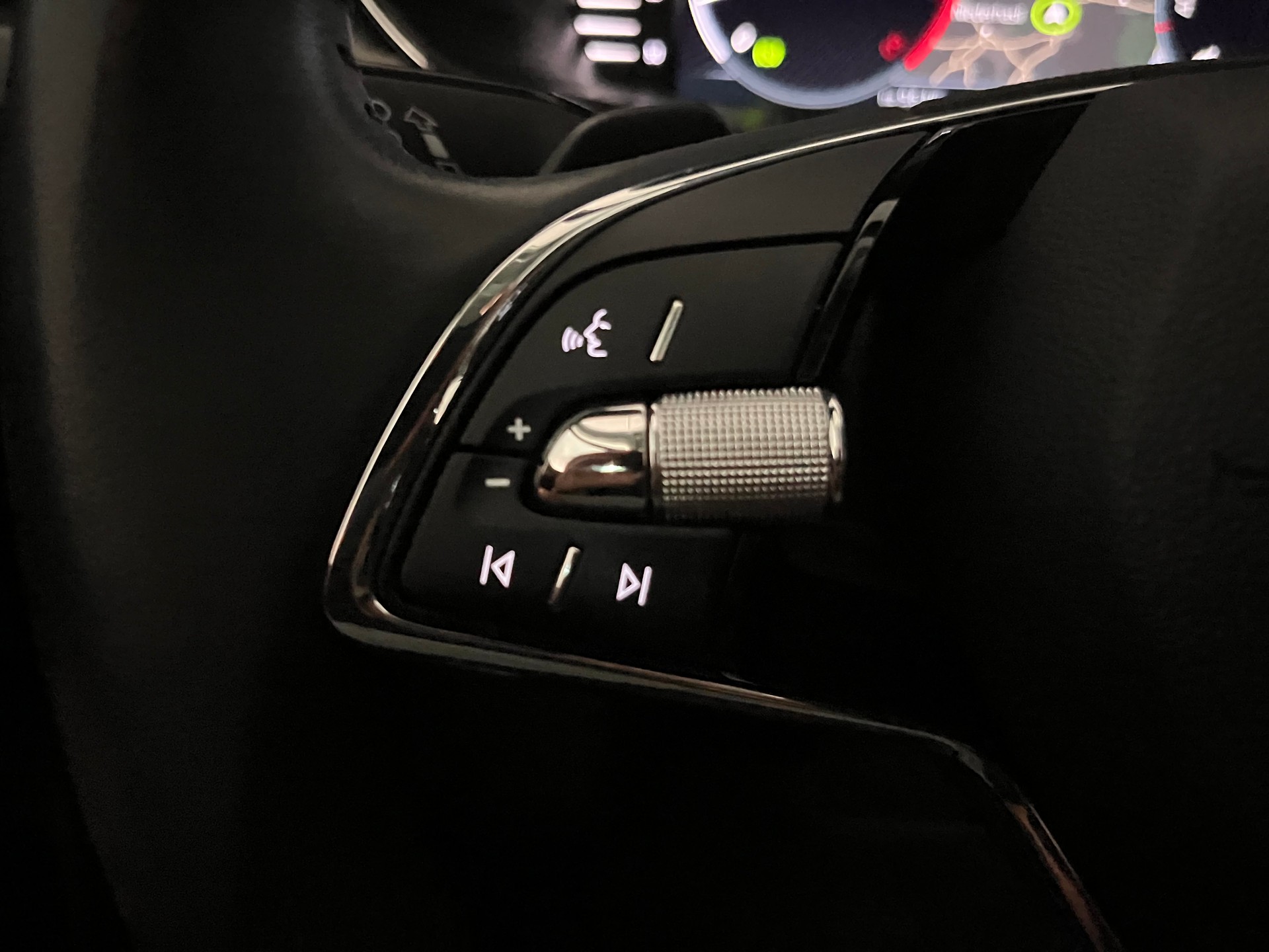 SKODA Superb Combi 2.0 TDi Style 4x4 DSG * MY SKODA PAKET - LEDER ALCANTARA - PEARL WEISS METALLIC - AHK 2200kg *-image-24