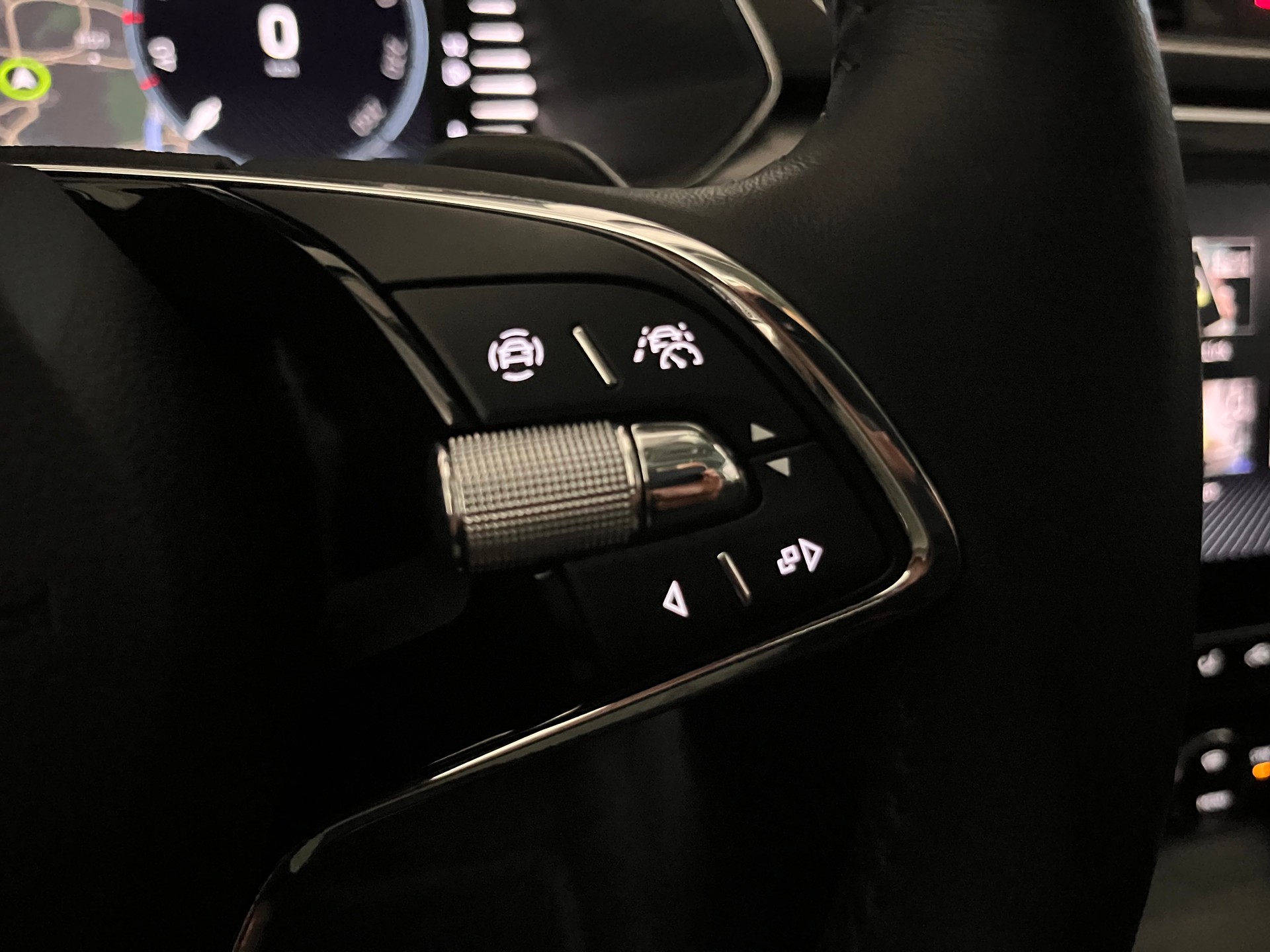 SKODA Superb Combi 2.0 TDi Style 4x4 DSG * MY SKODA PAKET - LEDER ALCANTARA - PEARL WEISS METALLIC - AHK 2200kg *-image-23