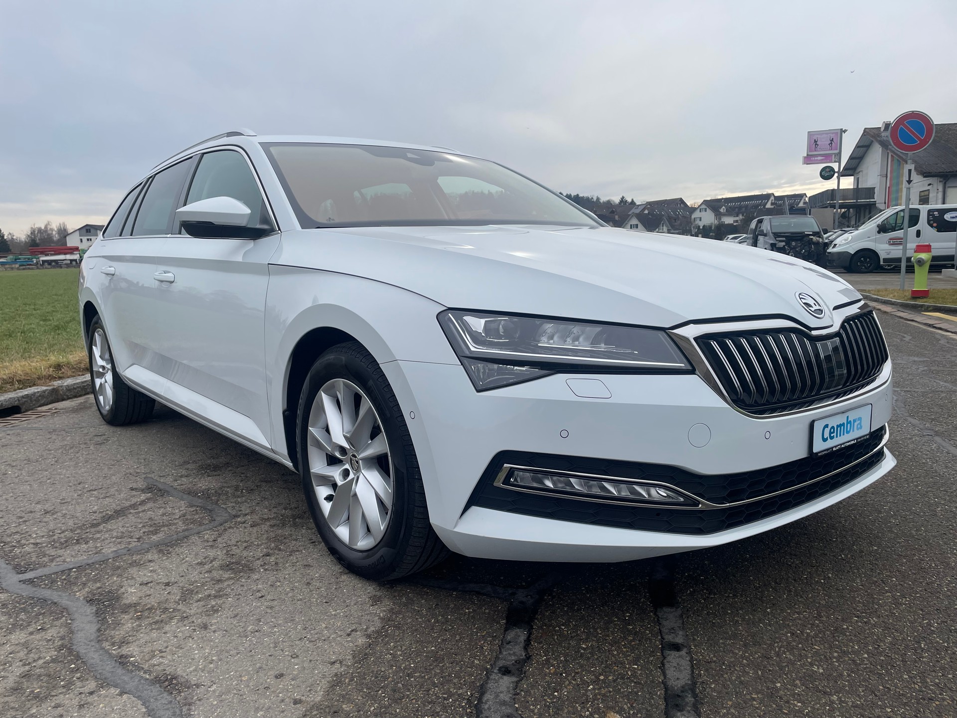 SKODA Superb Combi 2.0 TDi Style 4x4 DSG * MY SKODA PAKET - LEDER ALCANTARA - WEISS METALLIC - AHK 2200kg *-image-7