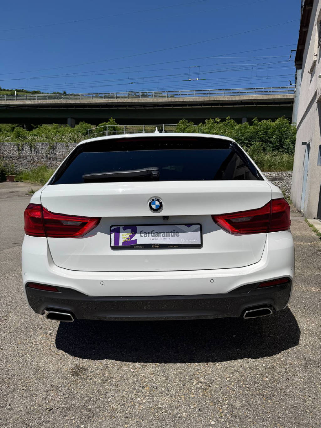 BMW 530i xDrive SAG Touring M-Sport-image-6