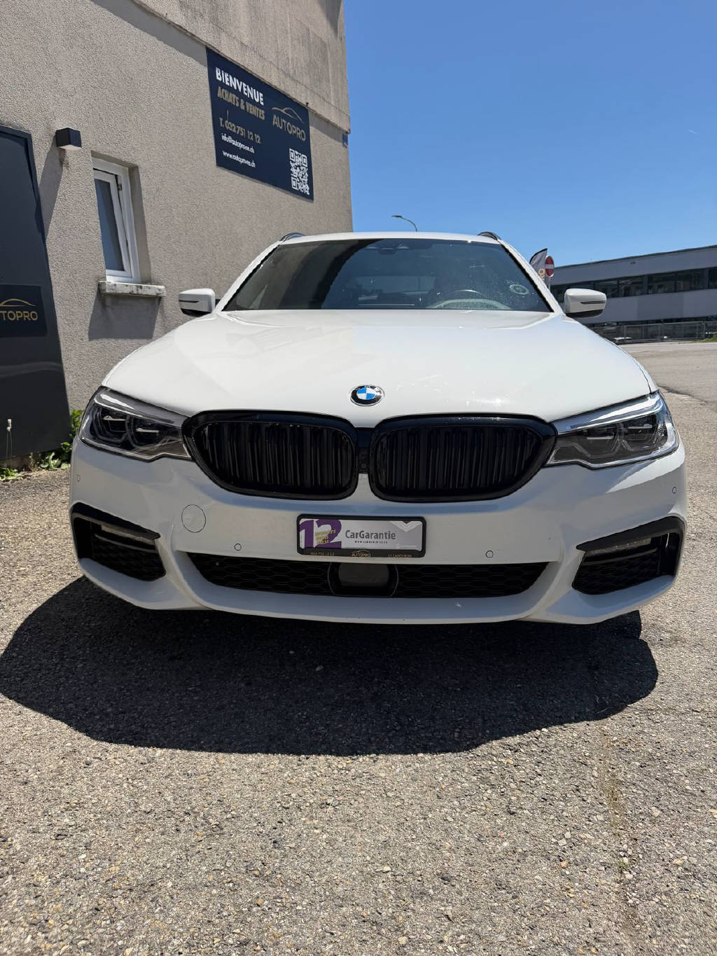BMW 530i xDrive SAG Touring M-Sport-image-1