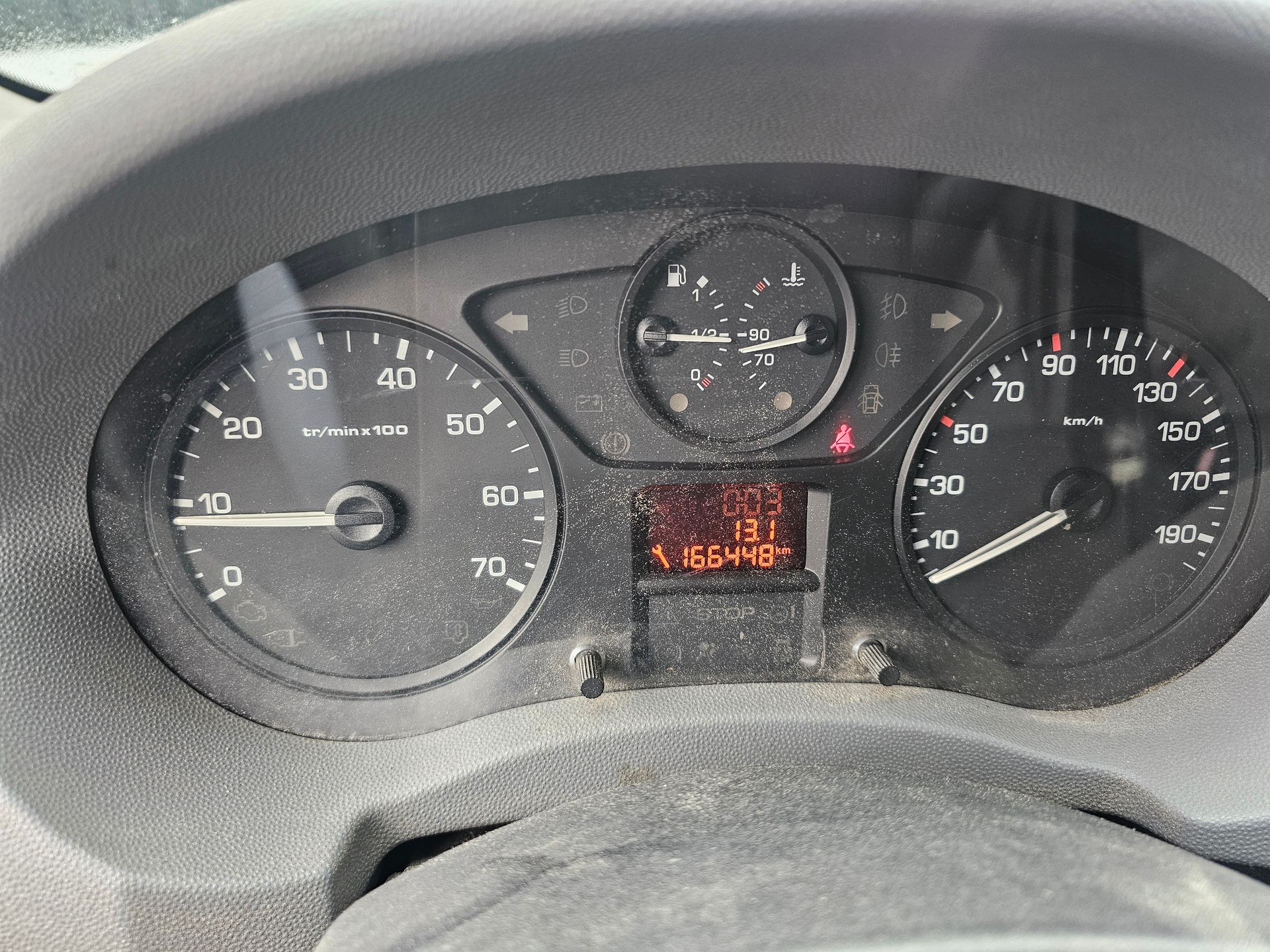 PEUGEOT Expert 1.6 HDi 227 L1H1-image-11