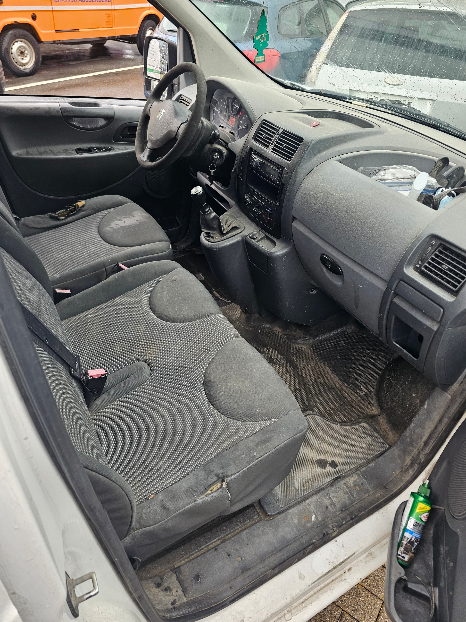 PEUGEOT Expert 1.6 HDi 227 L1H1-image-8