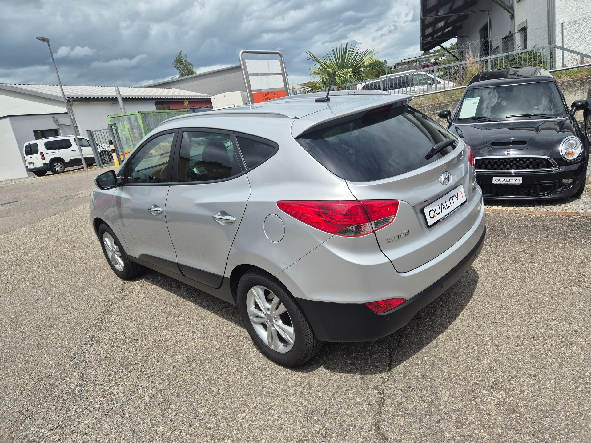 HYUNDAI iX 35 2.0 Premium 4WD Automatic-showroom-element-2