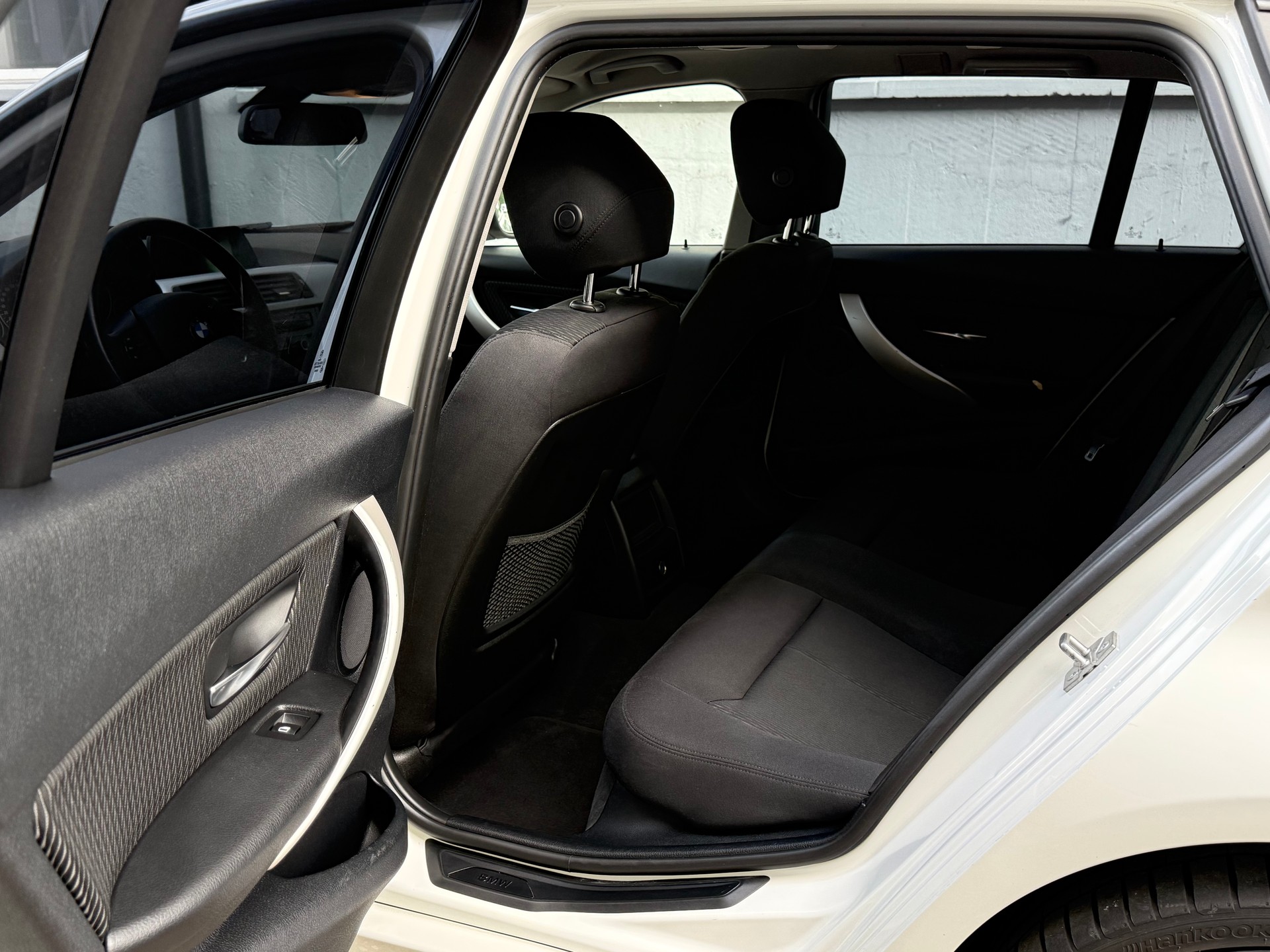BMW 316d Touring Business Steptronic-image-6