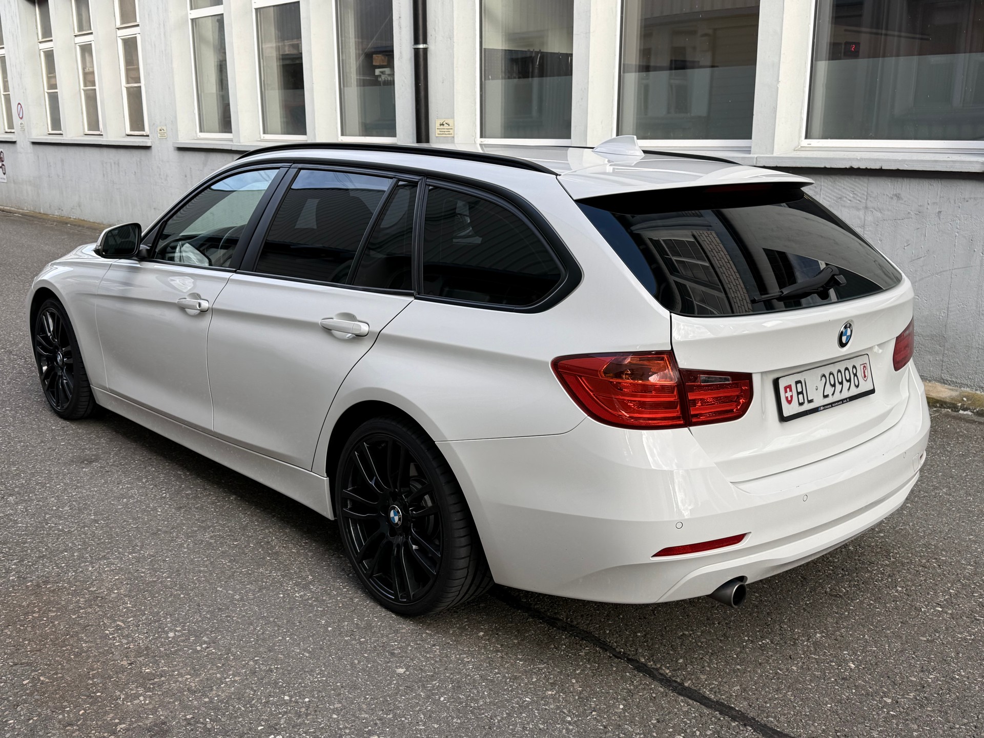 BMW 316d Touring Business Steptronic-image-3