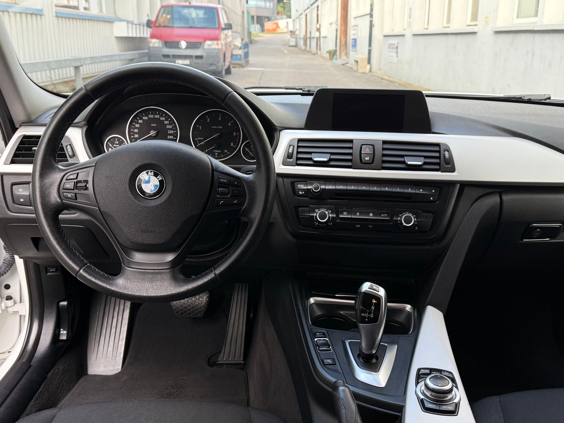 BMW 316d Touring Business Steptronic-image-5