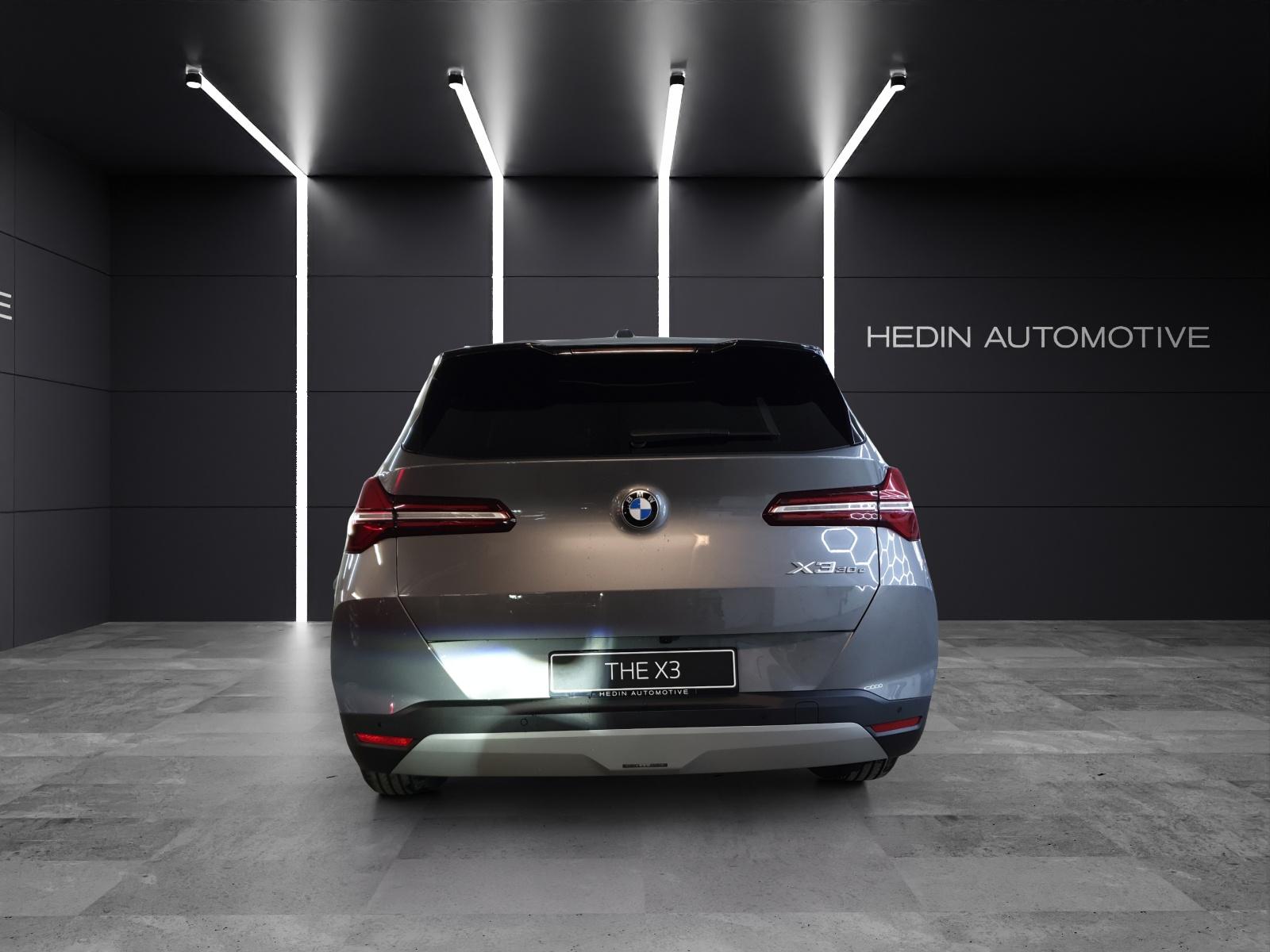 BMW X3 30e xDrive-showroom-element-3