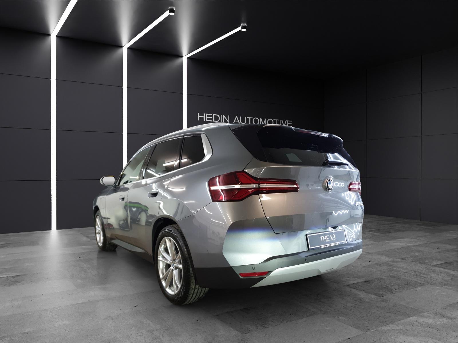 BMW X3 30e xDrive-showroom-element-2
