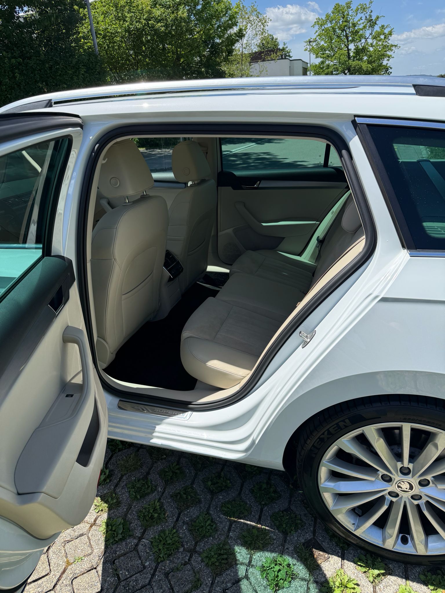 SKODA 2.0 TDI 190 Style 4x4 DSG-image-11