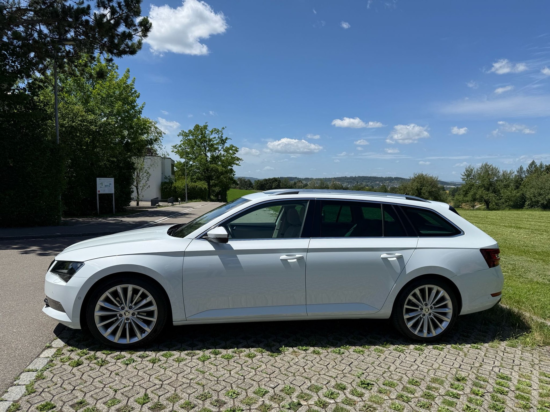 SKODA 2.0 TDI 190 Style 4x4 DSG-image-1