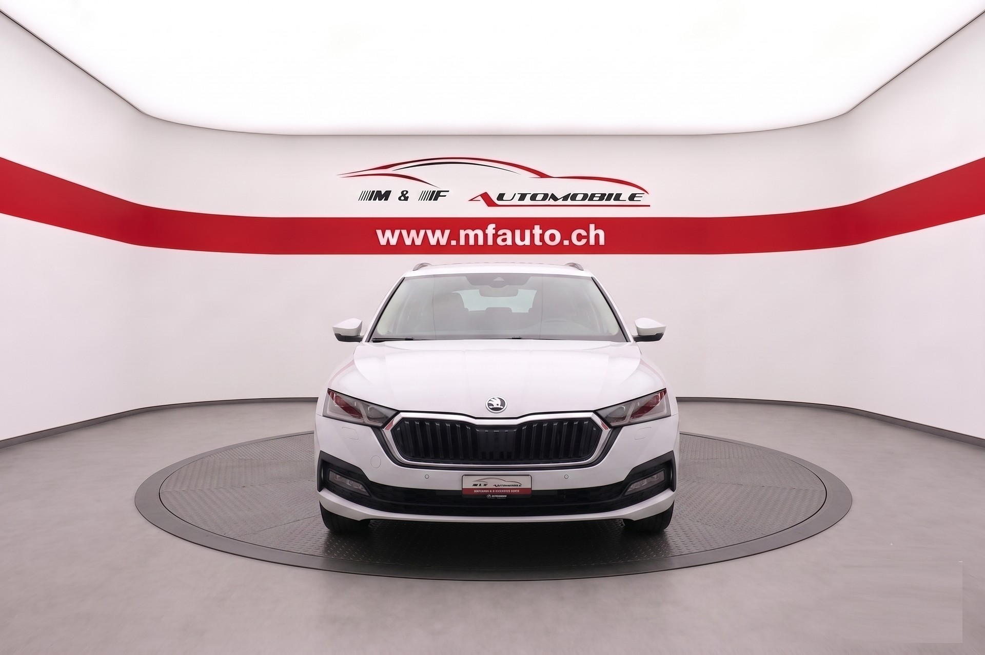 SKODA Octavia Combi 2.0 TDI Ambition DSG-showroom-element-3