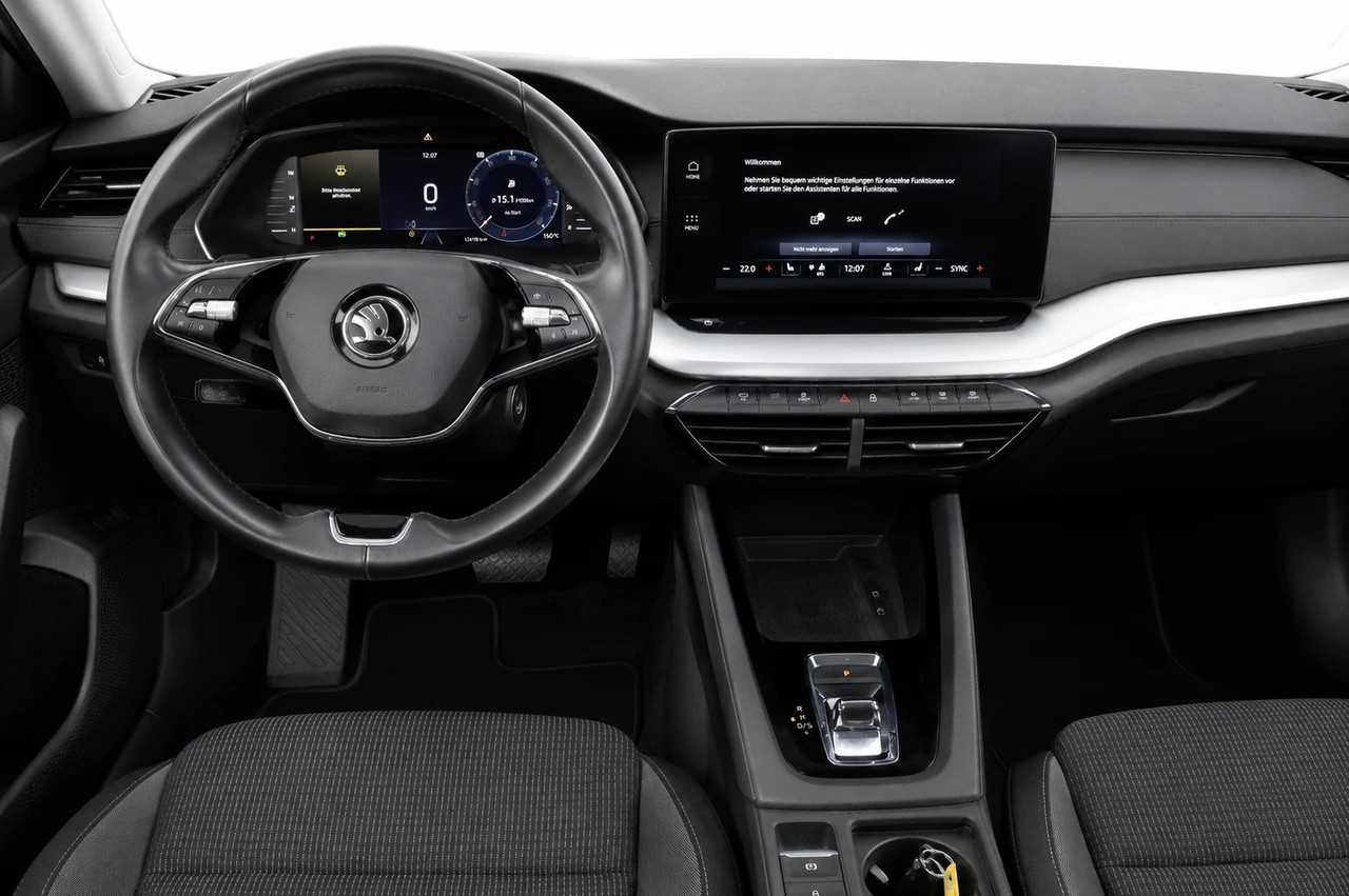SKODA Octavia Combi 2.0 TDI Ambition DSG-image-10
