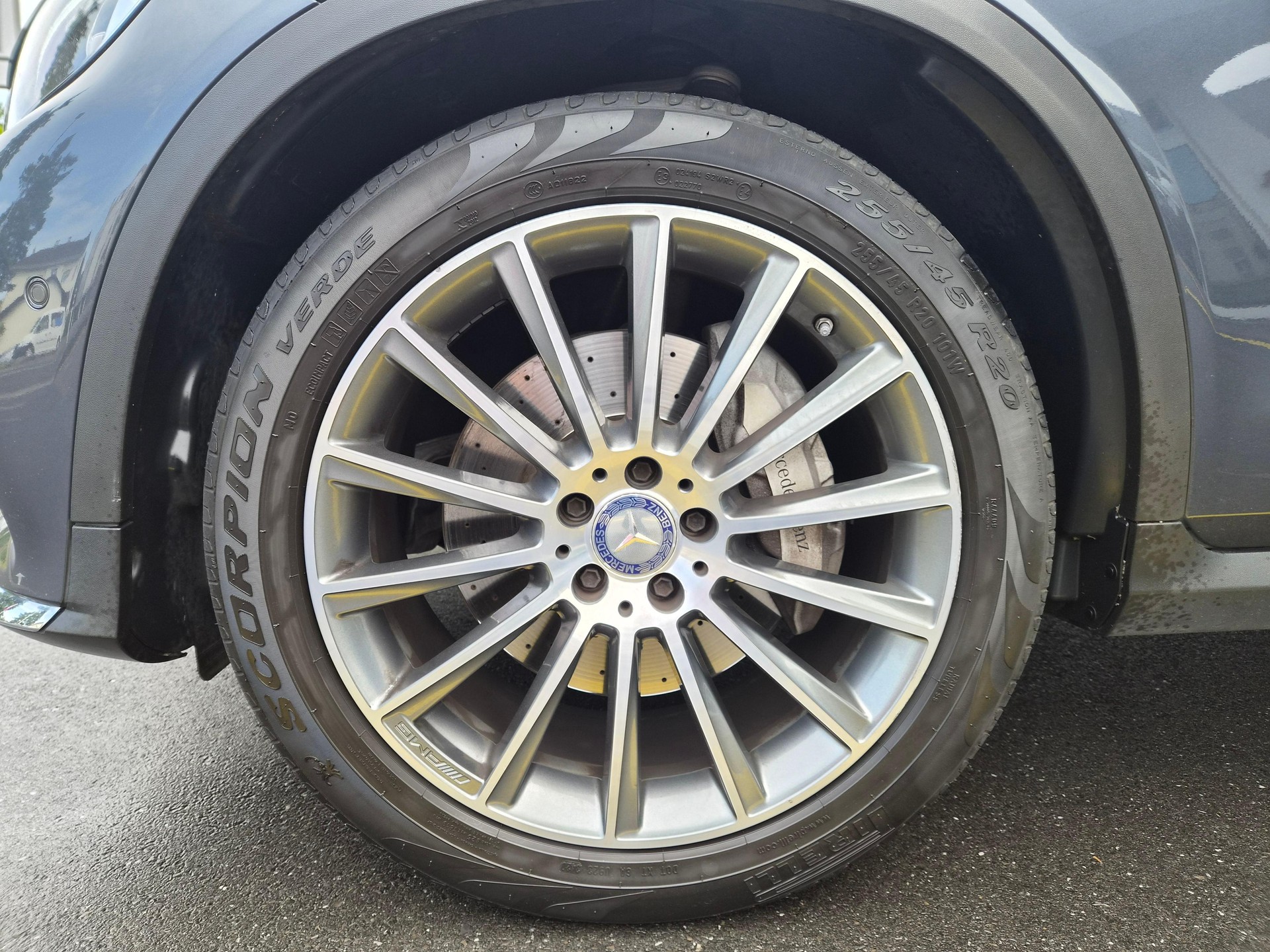 MERCEDES-BENZ GLC 250 d AMG Line 4m-image-6
