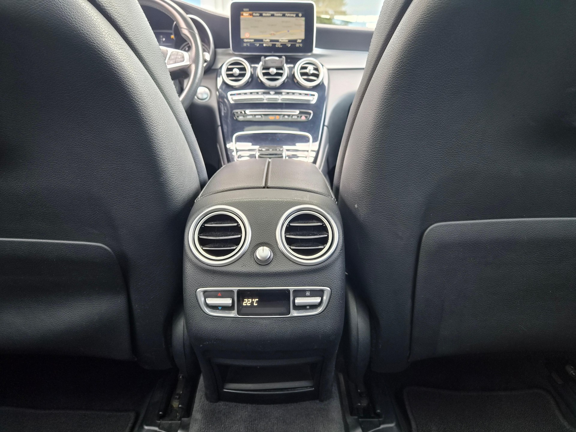 MERCEDES-BENZ GLC 250 d AMG Line 4m-image-13