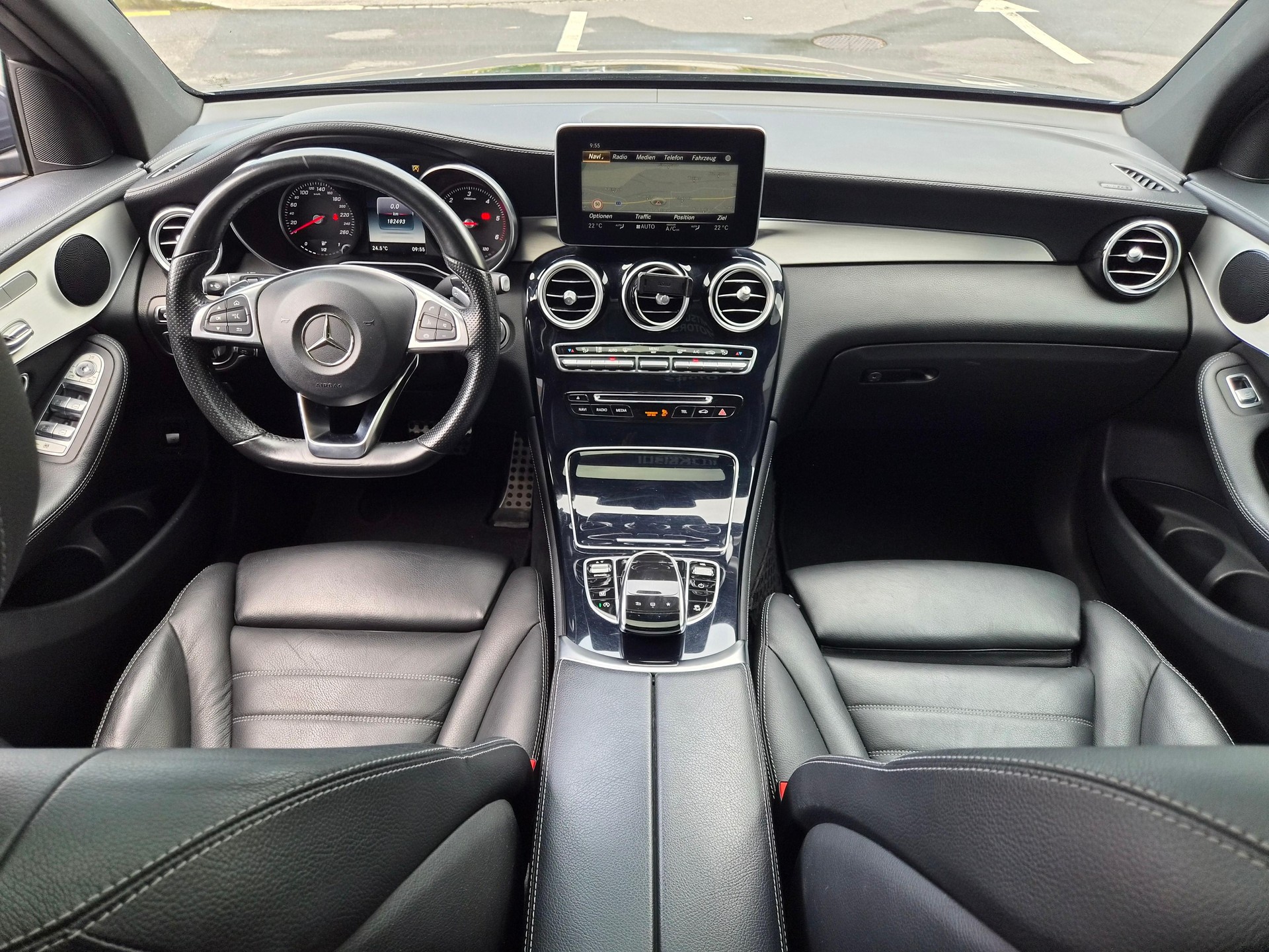 MERCEDES-BENZ GLC 250 d AMG Line 4m-image-12