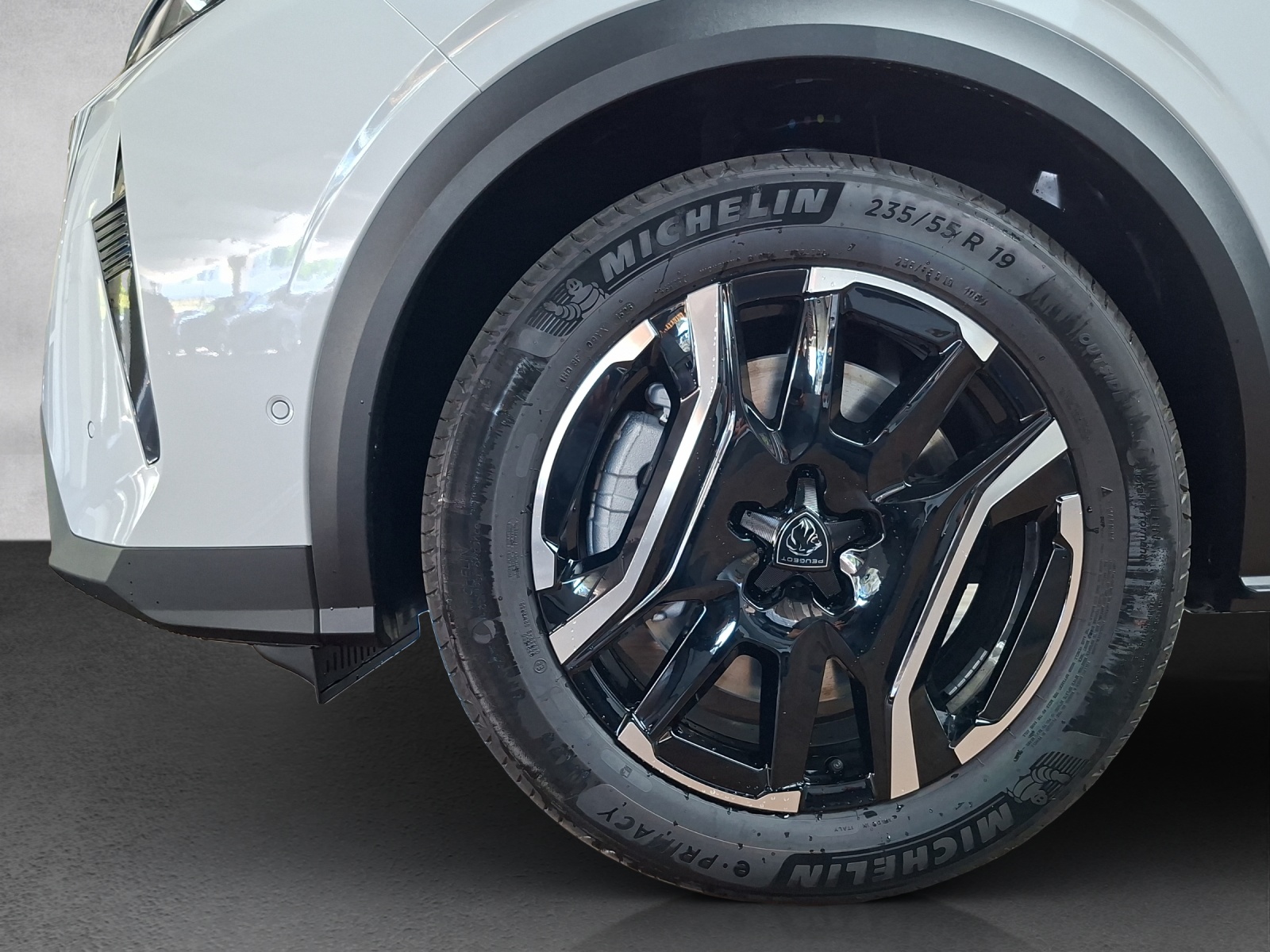 PEUGEOT 5008 1.6 PHEV GT-image-15