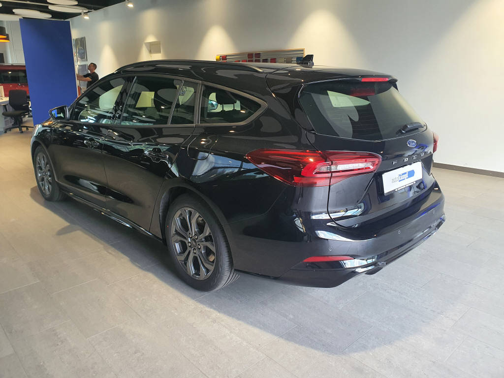 FORD Focus Station Wagon 1.0i EcoB Hybrid 155 ST-Line-image-6