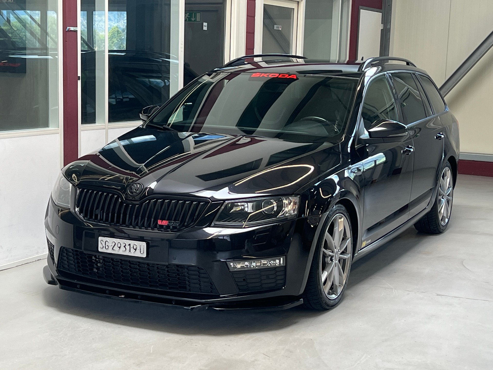 SKODA Octavia Combi 2.0 TDI RS 4x4 DSG-image-2