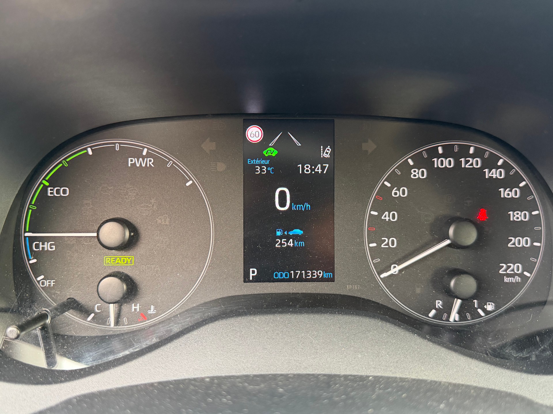 TOYOTA Yaris 1.5 Trend e-CVT-image-12