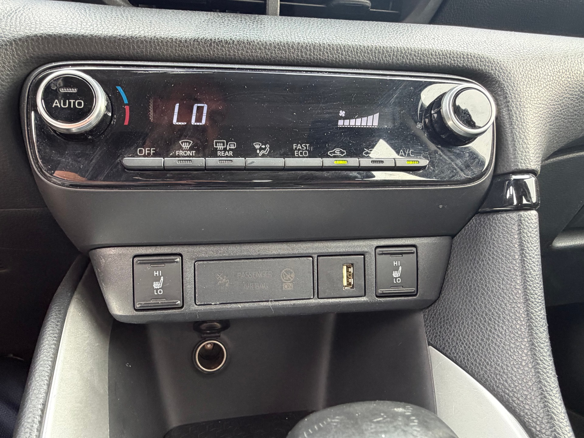 TOYOTA Yaris 1.5 Trend e-CVT-image-10