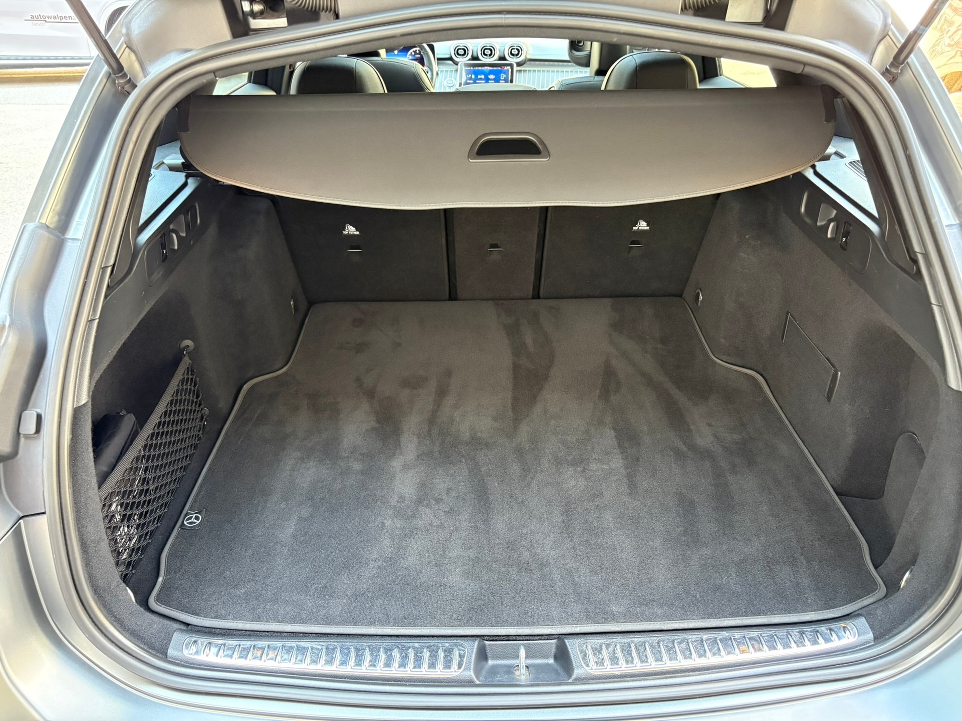 MERCEDES-BENZ C 300 T 4 Matic AMG Line-image-16
