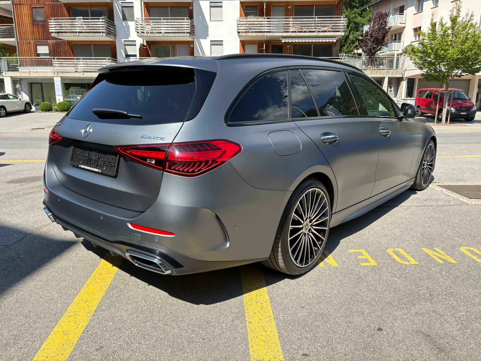 MERCEDES-BENZ C 300 T 4 Matic AMG Line-image-4