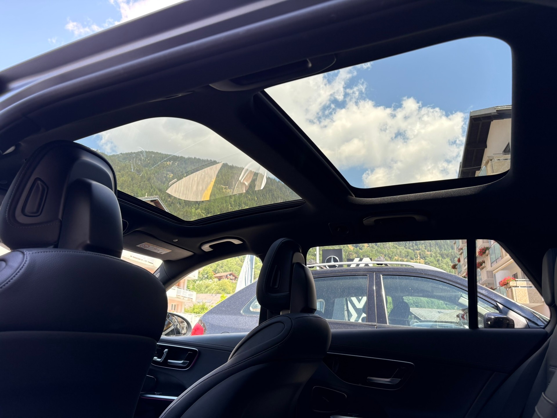 MERCEDES-BENZ C 300 T 4 Matic AMG Line-image-15