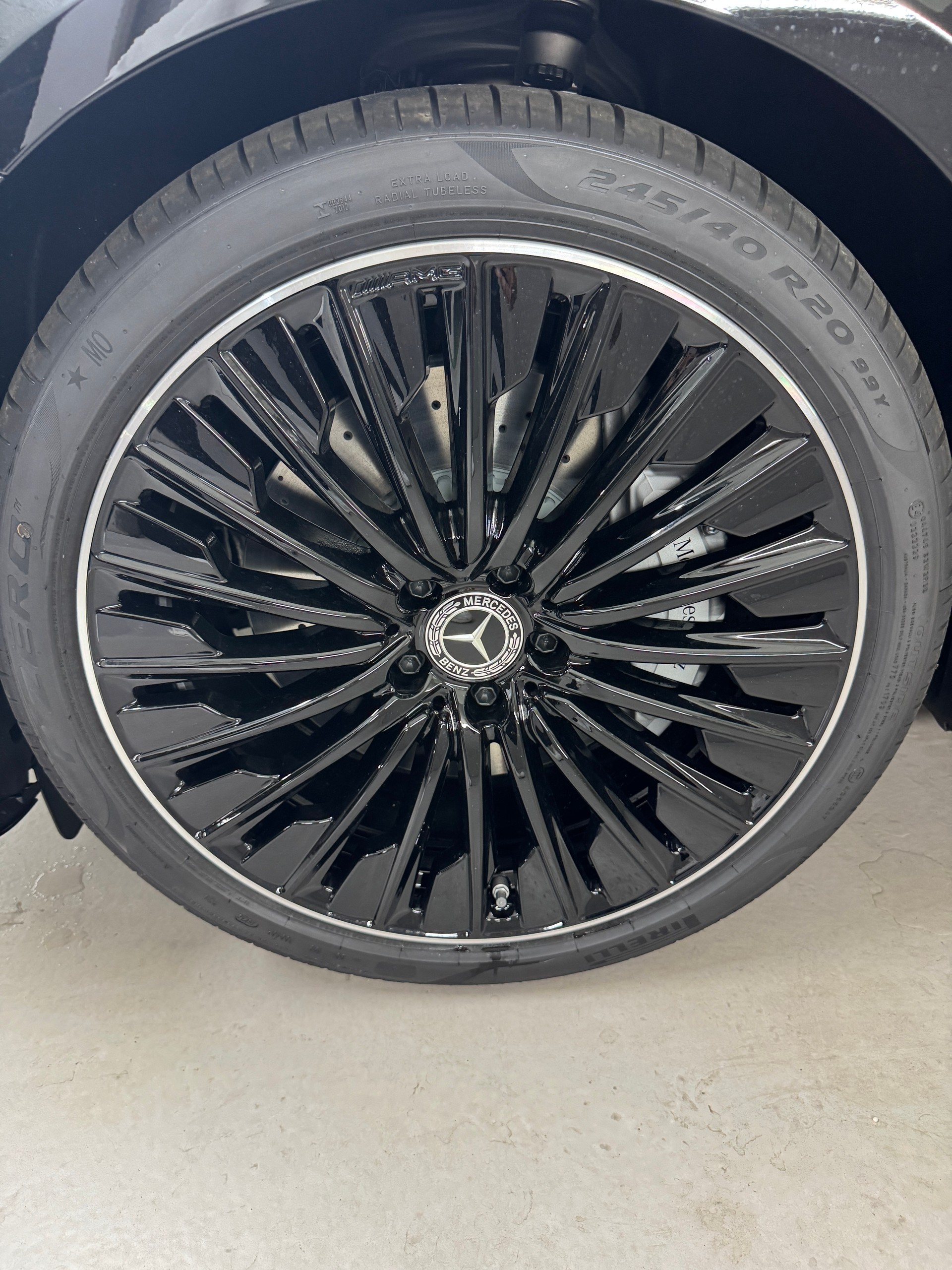 MERCEDES-BENZ E 220 d 4MATIC T-Modell Swiss Star-image-4