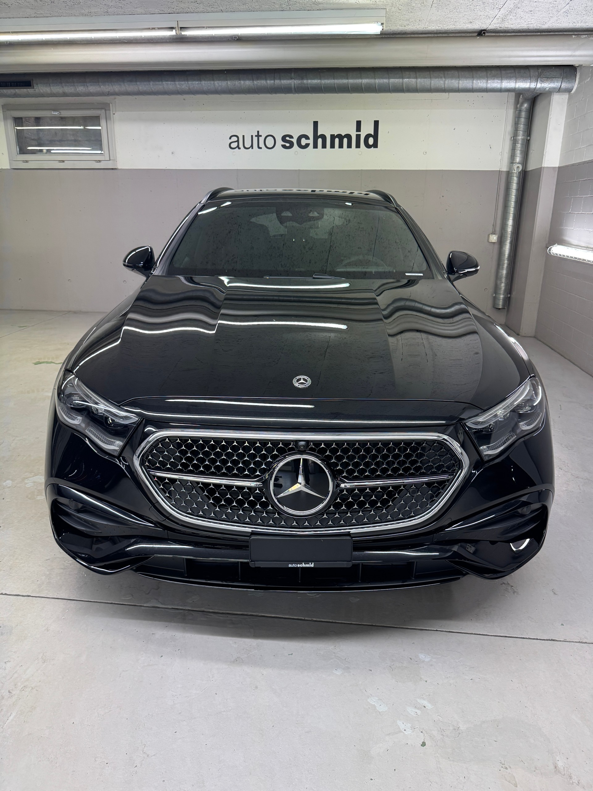 MERCEDES-BENZ E 220 d 4MATIC T-Modell Swiss Star-showroom-element-2